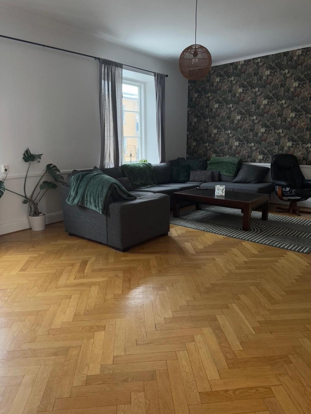 Kungsbacken 3*